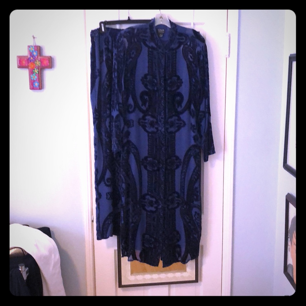 Stunning Sapphire blue Velvet pant suit